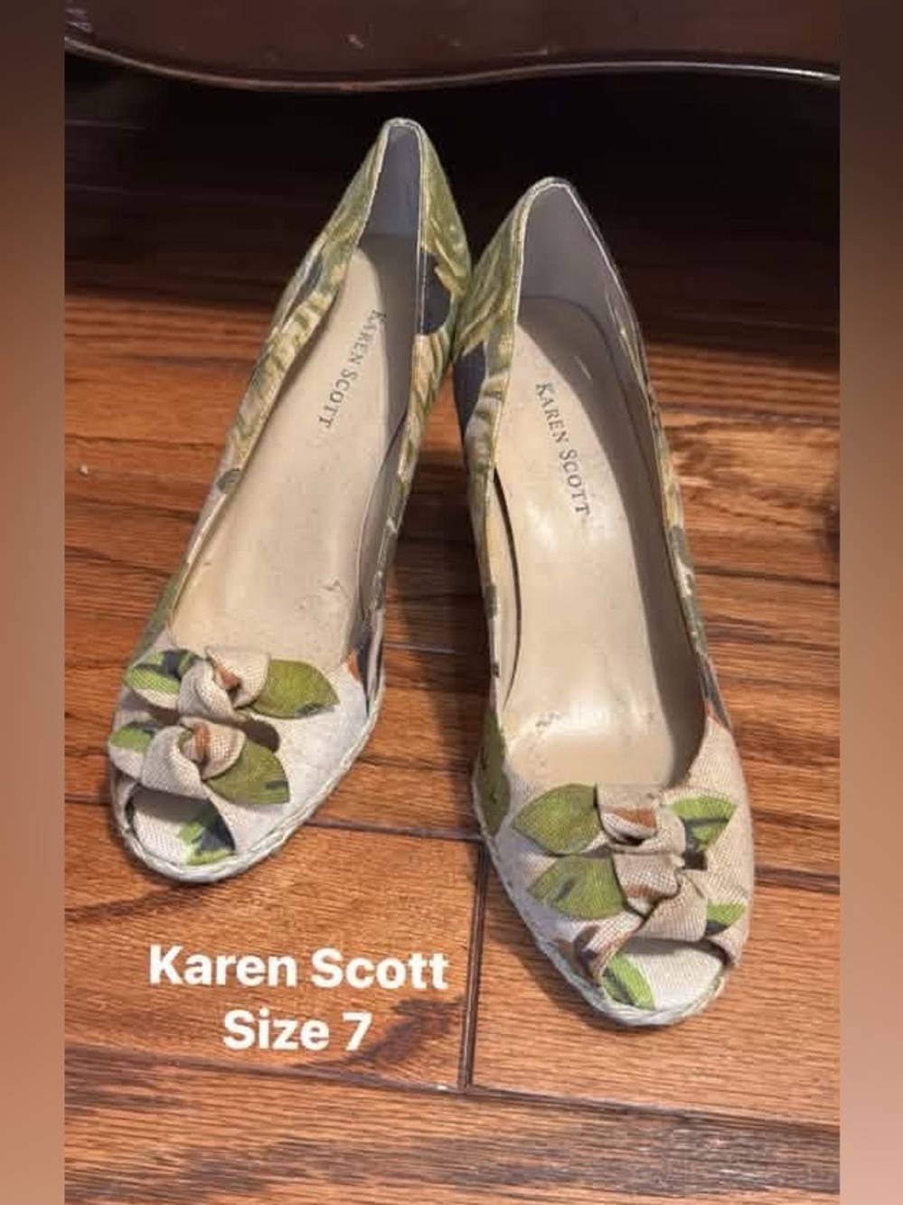 Karen Scott Beige and Green Floral Peep-Toe Heels